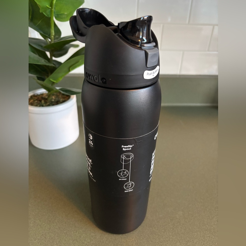 Owala Black Insulated Water Bottle - Picture 2 of 5